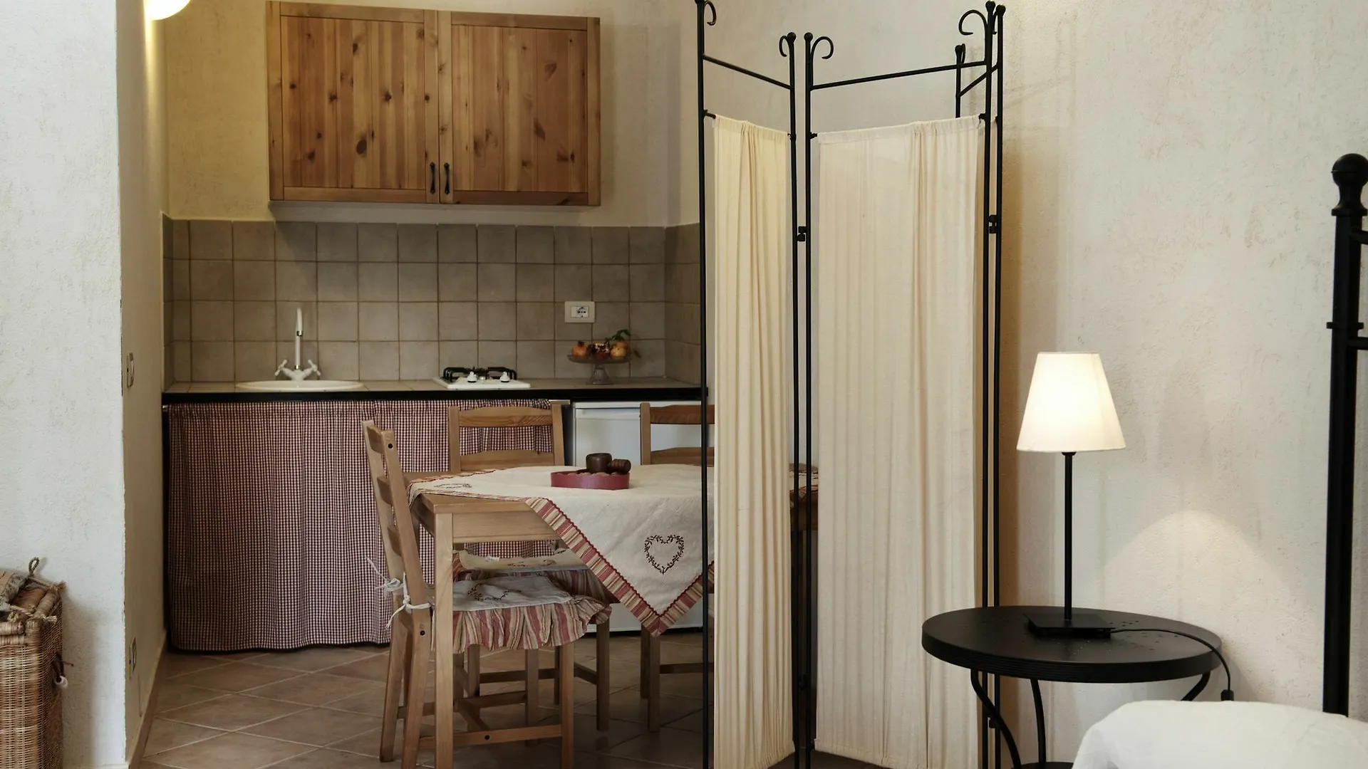 Valle Dell'Acanto Apartment Michelica Italy
