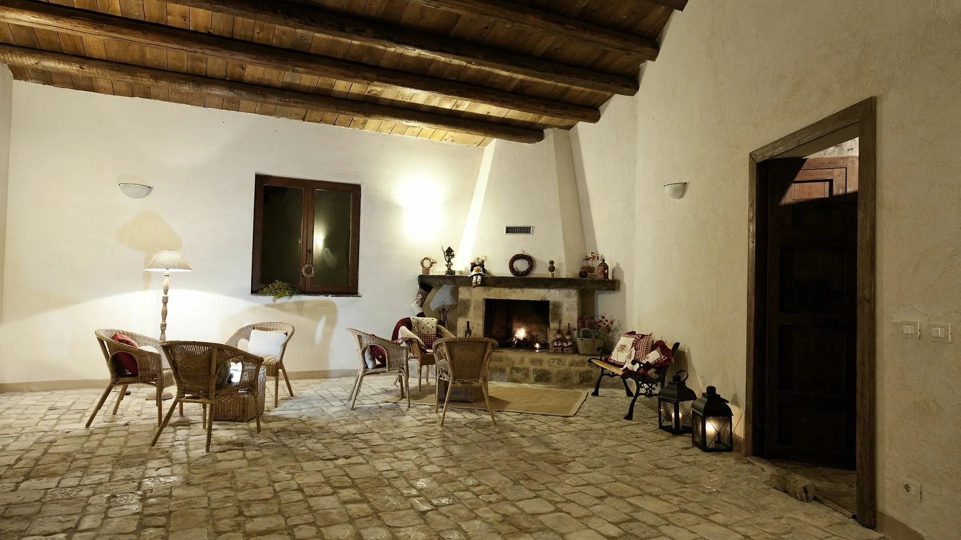 Valle Dell'Acanto Apartment Michelica Italy